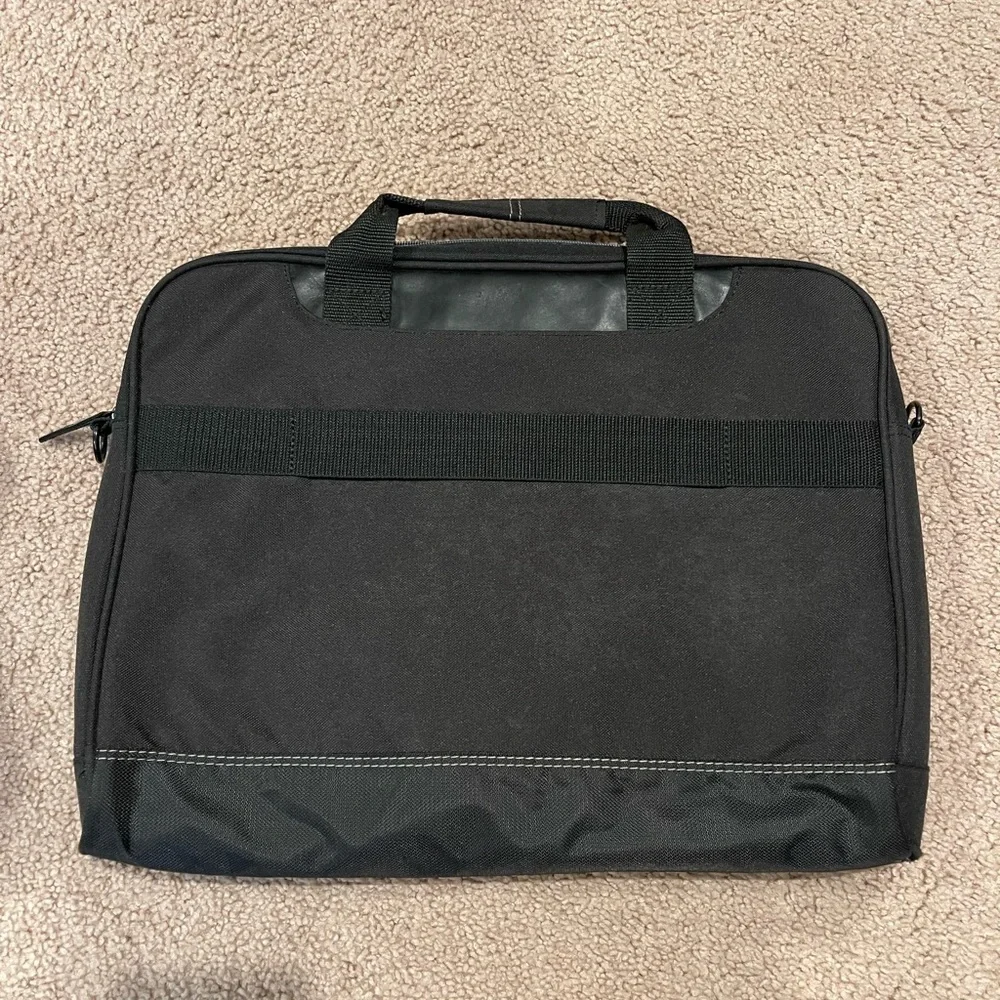 ASUS Black Nereus Carry Laptop Bag with Adjustable Removable Strap